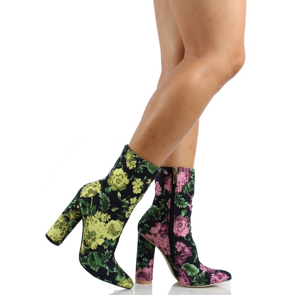 Size 6 Yellow Floral Pointy Toe Cylinder Block Ankle Boot - Picture 5 of 6